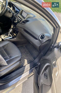 Седан Ford Fiesta 2013 в 