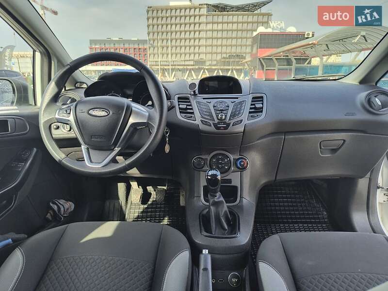 Хэтчбек Ford Fiesta 2015 в Львове фото 30 Хэтчбек Ford Fiesta 2015 в Львове
