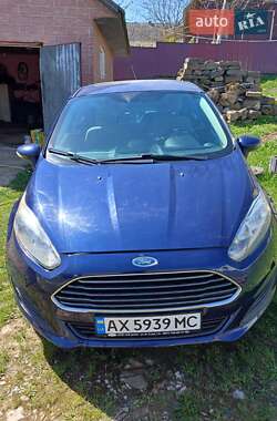 Хэтчбек Ford Fiesta 2015 в 