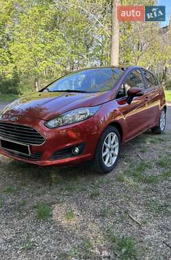 Хэтчбек Ford Fiesta 2018 в 