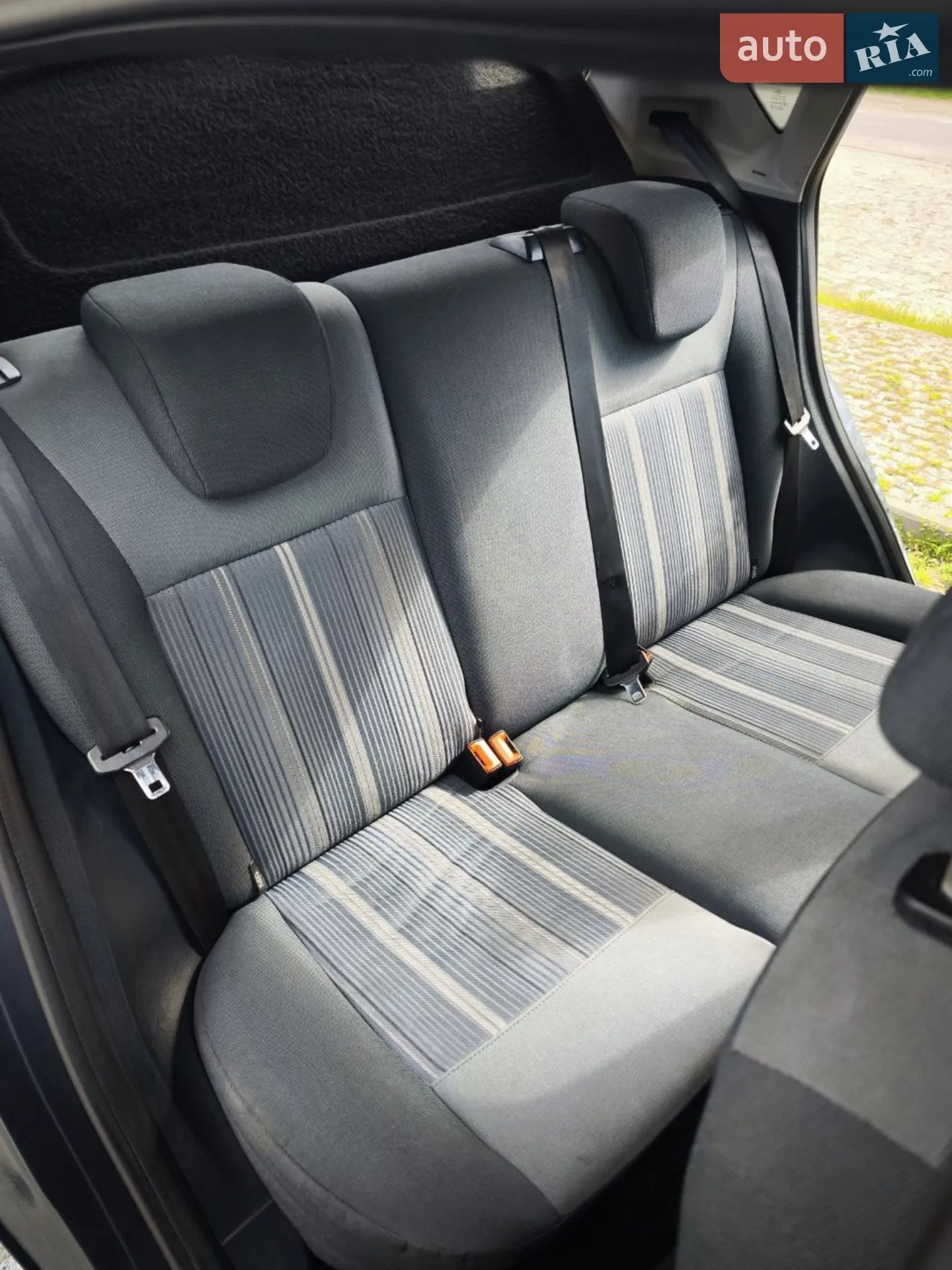 2010 Ford Fiesta - мініатюра 11