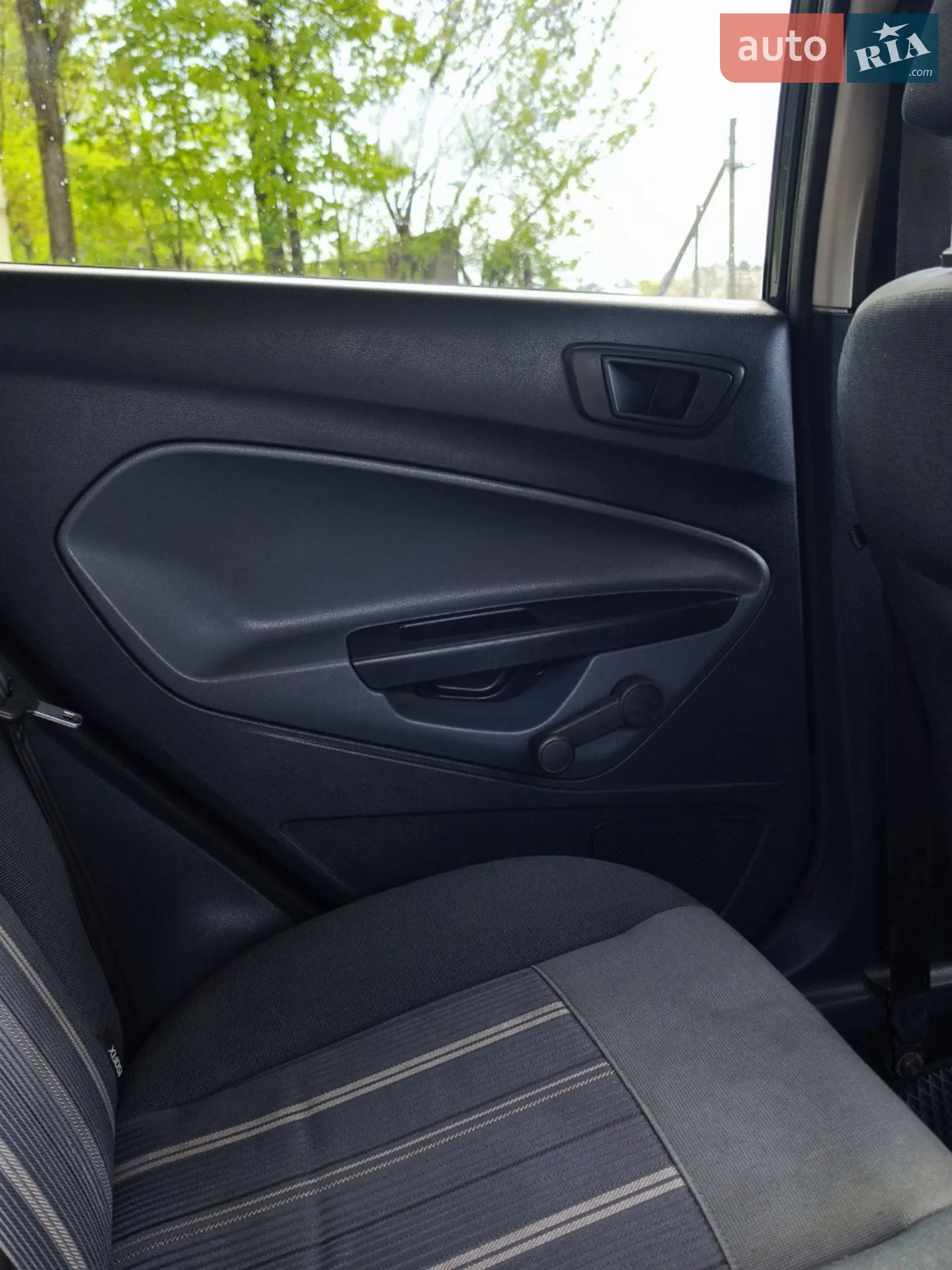 2010 Ford Fiesta - мініатюра 13