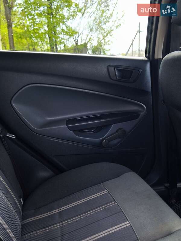 Хэтчбек Ford Fiesta 2010 в Львове