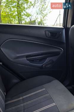 Хэтчбек Ford Fiesta 2010 в 