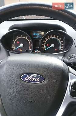 Хэтчбек Ford Fiesta 2013 в 
