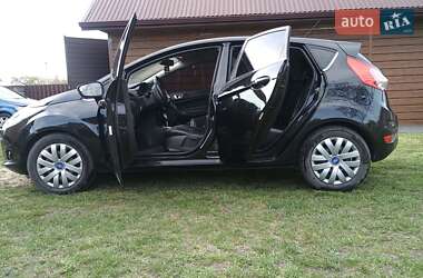 Хэтчбек Ford Fiesta 2013 в 