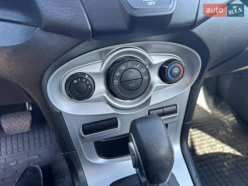 Хэтчбек Ford Fiesta 2017 в Стрые