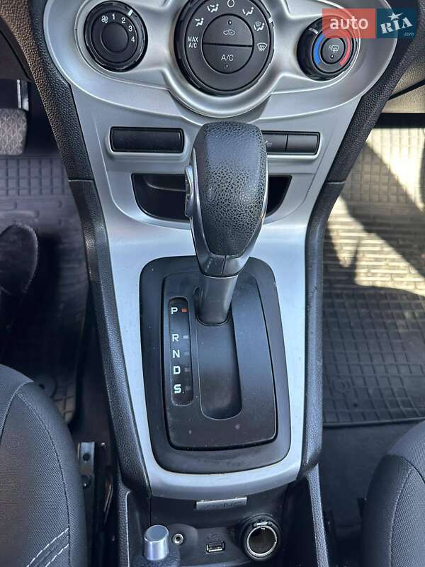 Хэтчбек Ford Fiesta 2017 в Стрые