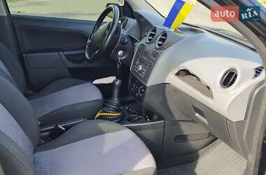 Хэтчбек Ford Fiesta 2008 в 