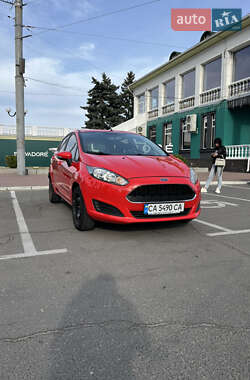 Хэтчбек Ford Fiesta 2016 в 