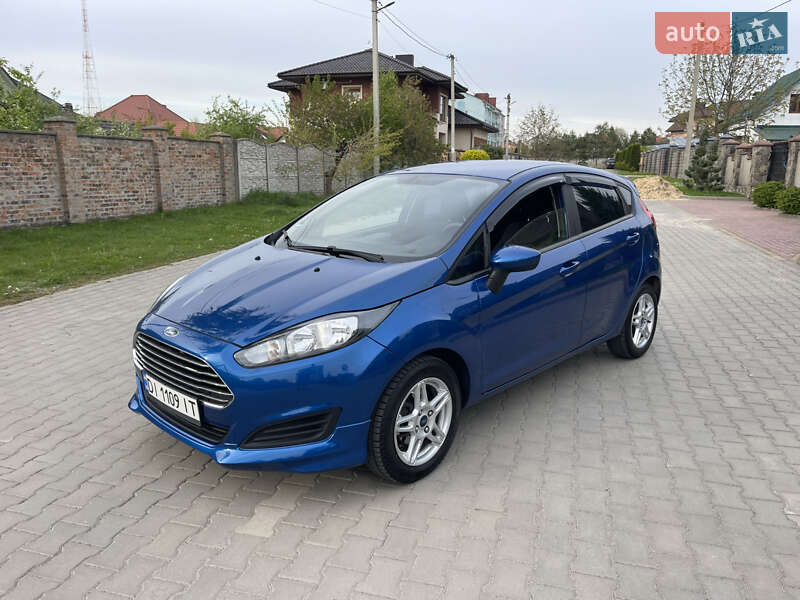 Хэтчбек Ford Fiesta 2018 в 