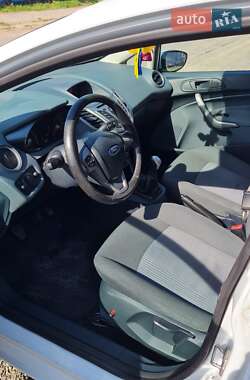 Хэтчбек Ford Fiesta 2011 в 