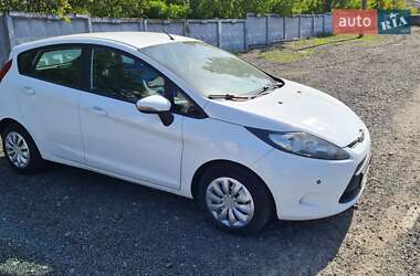 Хэтчбек Ford Fiesta 2011 в 