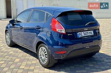 Хэтчбек Ford Fiesta 2016 в 