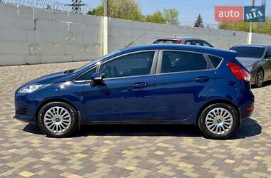 Хэтчбек Ford Fiesta 2016 в 