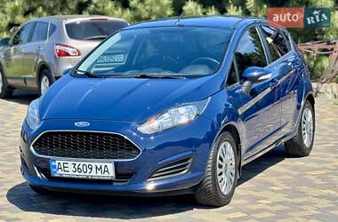 Хэтчбек Ford Fiesta 2016 в 
