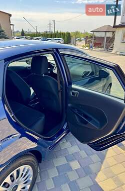 Хэтчбек Ford Fiesta 2016 в 