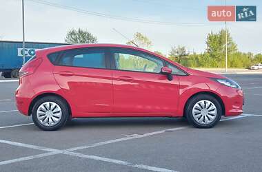 Хэтчбек Ford Fiesta 2012 в 