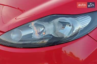 Хэтчбек Ford Fiesta 2012 в 