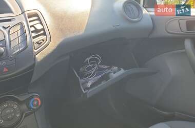 Хэтчбек Ford Fiesta 2011 в 