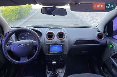 Хэтчбек Ford Fiesta 2008 в 