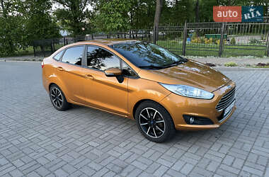 Седан Ford Fiesta 2015 в Прилуках