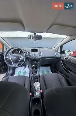 Хэтчбек Ford Fiesta 2013 в 