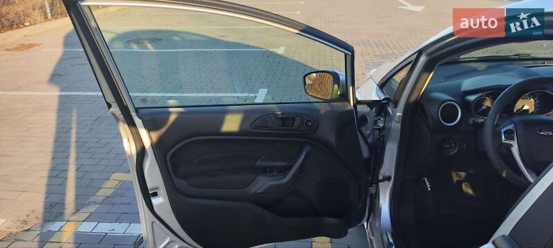 Седан Ford Fiesta 2017 в Виннице