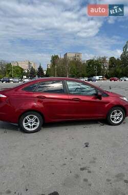 Седан Ford Fiesta 2016 в 