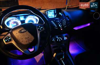 Седан Ford Fiesta 2016 в 
