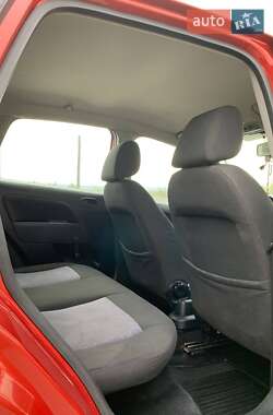 Хэтчбек Ford Fiesta 2007 в 