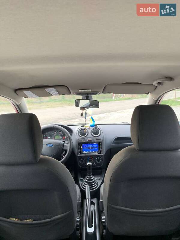 Хэтчбек Ford Fiesta 2007 в Николаеве