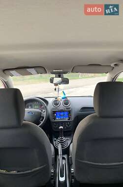 Хэтчбек Ford Fiesta 2007 в 