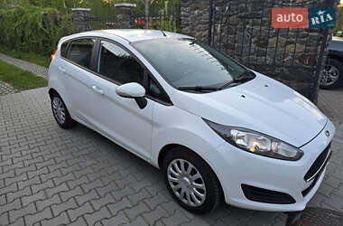 Хэтчбек Ford Fiesta 2016 в Киеве