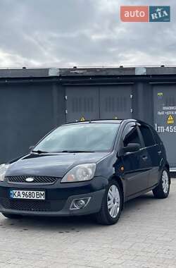 Хэтчбек Ford Fiesta 2006 в Буче