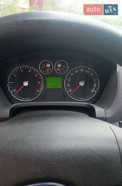 Хэтчбек Ford Fiesta 2007 в 