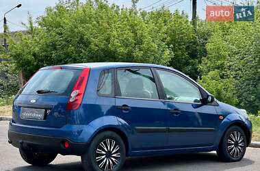 Хэтчбек Ford Fiesta 2006 в 