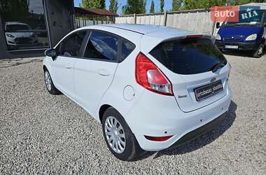 Хэтчбек Ford Fiesta 2016 в 