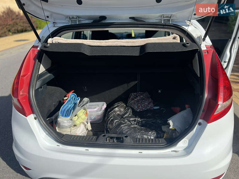 Хэтчбек Ford Fiesta 2012 в Виннице