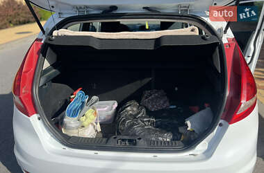 Хэтчбек Ford Fiesta 2012 в 