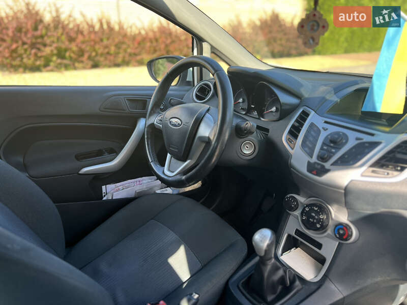 Хэтчбек Ford Fiesta 2012 в Виннице
