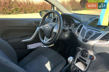Хэтчбек Ford Fiesta 2012 в 