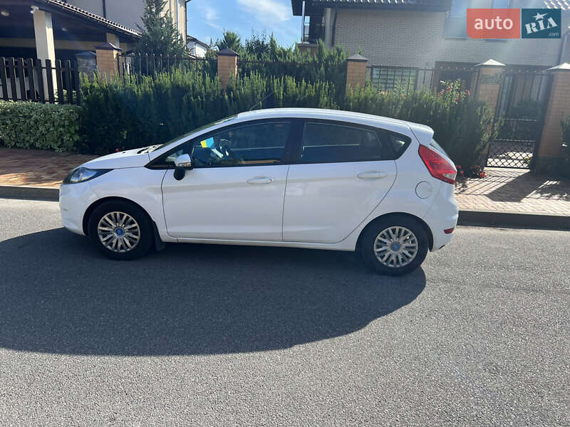 Хэтчбек Ford Fiesta 2012 в Виннице