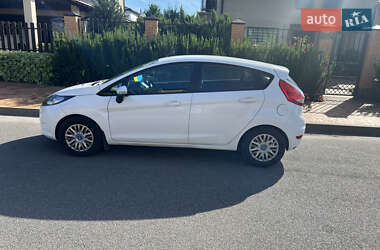 Хэтчбек Ford Fiesta 2012 в 