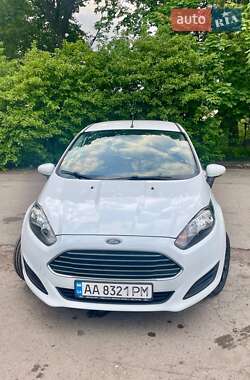 Хэтчбек Ford Fiesta 2013 в 