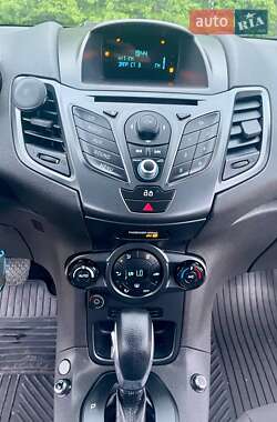 Хэтчбек Ford Fiesta 2013 в 