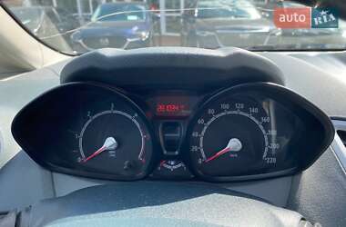 Хэтчбек Ford Fiesta 2011 в 