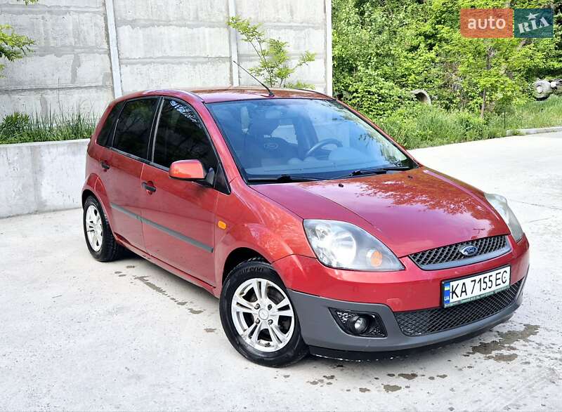 Хэтчбек Ford Fiesta 2007 в 