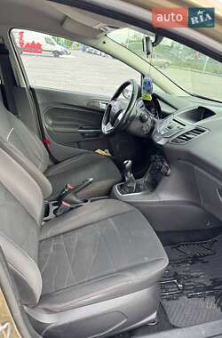 Хэтчбек Ford Fiesta 2013 в 