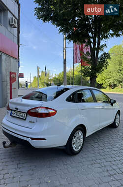 Седан Ford Fiesta 2017 в 